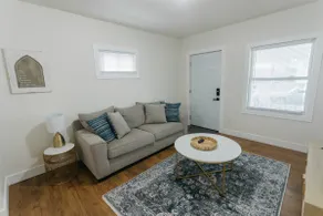 Modern & Spacious 2 Bedroom Home in Dayton - Image 3