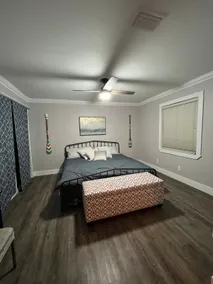 Renovated Townhome by the Bay - Image 2