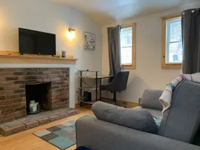 New York Vermont Border Cottage Getaway - Image 2