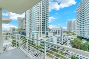 NEW! 1BR Condo w/ rooftop pool, gym & FREE parking - Image 5
