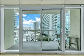 NEW! 1BR Condo w/ rooftop pool, gym & FREE parking - Image 3