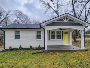 3BR Pet-Friendly House Near DT - Image 3
