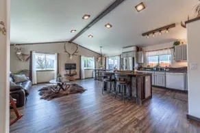 Spacious Deck - Image 4