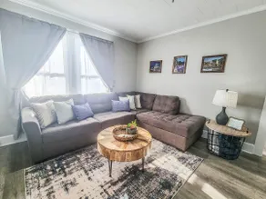 2BR w/King Beds, Pet OK, near DT - Image 4