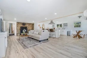 Three Peaks | Modern aesthetics in an open concept - Image 2