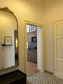 Apartment Aida – steps from the Market Colonnade - Image 5