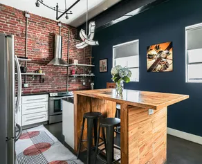 Hidden Speakeasy Style Penthouse on Broughton - Image 2