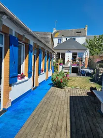 Family cottage 100 m from the beach. - Image 2