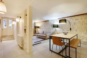 An Atypical 2-BR on l'Ile de la Cité - Image 5