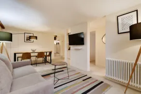 An Atypical 2-BR on l'Ile de la Cité - Image 3