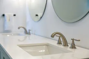 N1 Condos - Image 5