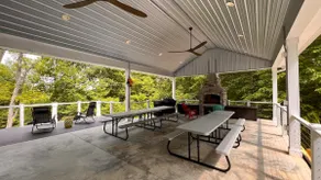 Lazy Daisy-Waterfront Lake House - Image 3