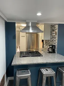 Renovated Cozy Duplex w/pool, Close to downtown - Image 4