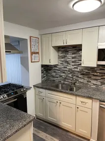 Renovated Cozy Duplex w/pool, Close to downtown - Image 2