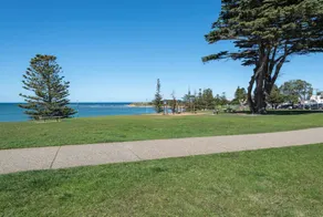 Oceanview at Front Beach, An Ideal Torquay Getaway - Image 4
