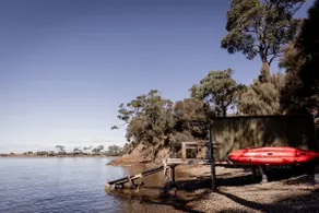 'Lazy Susan's' Waterfront Shack - Image 5