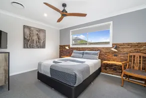 Spacious 2BD Home nr Beach & Town/Yard & BBQ - Image 4
