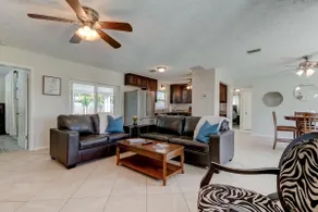  Few Mins to Madeira Beach, Comfortable, Dog Friendly - Image 3