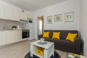 Maximus Sea View Apartment 3 - Image 2