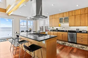 Chic Modern Lake Getaway! - Image 4
