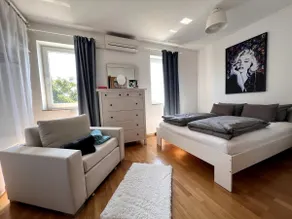 Sea View Apartment - Image 5
