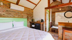 Turquoise Cabin - Image 2