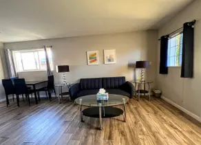 Bright 1 Bed Private Suite near Stanford/ Midtown - Image 3