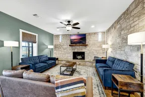 Willies House with Country Views - Shared Party Barn - Image 4