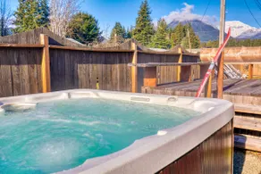 Rainier Bunkhouse & Bar-cade - Image 2