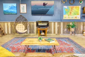 Rainier Bunkhouse & Bar-cade - Image 3