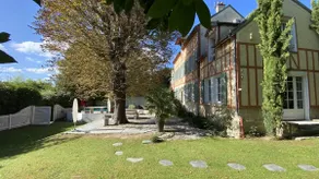 Beautiful house with pool, view and access to the Seine, very close to Paris - Image 4
