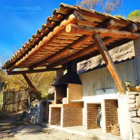 Charming country house with pool in Barcelona - Image 5