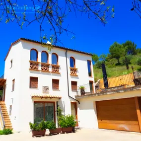 Charming country house with pool in Barcelona - Image 3