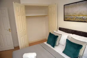 Charming 3 Bed House in Bristol - Image 4