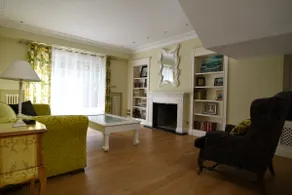 Beachside mansion - Image 3