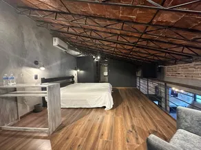 Modern loft in the heart of downtown - Image 3