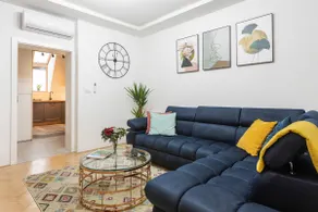 Design 1BDR Loft near Kvaternik Square - Image 5