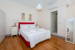 VAP Suites Apartment P - Image 4