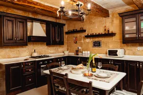 Unique townhouse in Valletta centre by Beyond Stay - Image 3