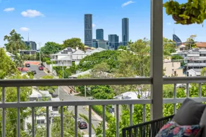 Paddo Central 4Bed 2Bath 1Car CBD Views House - Image 5