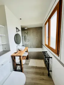 2 rooms – Air-conditioned – Close to Airport - Image 2