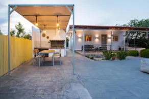 Reni Garden House - Image 5