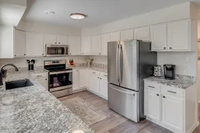 Centrally located 4 BR home! - Image 5