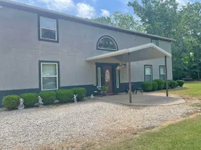 Unique & Spacious Lodge in Hugo! - Image 4