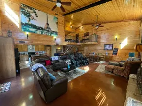 Unique & Spacious Lodge in Hugo! - Image 2