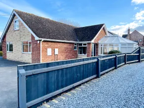 5-Bedroom Cottage in Healing, Grimsby - Image 2