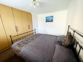 5-Bedroom Cottage in Healing, Grimsby - Image 3