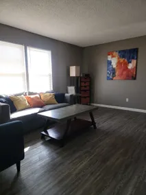 Quaint and Cozy Apartment - Image 2
