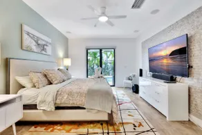 Lynoras Luxe Estate 3 bedroom 3 bath with Modern Design and Heated Pool - Image 3