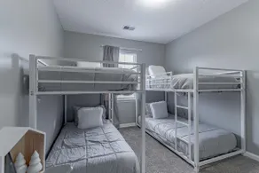 Roomy 4BR • Heart of Bluegrass - Image 5